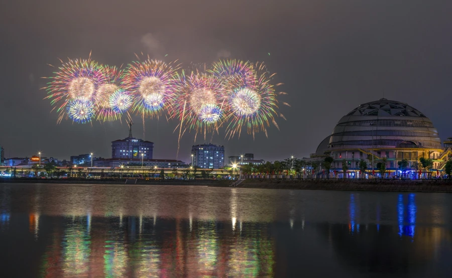 Xem bắn pháo hoa tối 23/1 ở đâu? Chi tiết các tuyến đường bị cấm khi đi xem pháo hoa